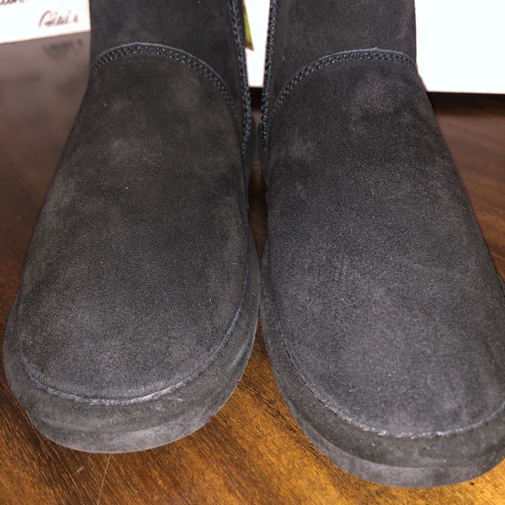 Bearpaw Pam Suede Ankle Bootie - Picture 10 of 12
